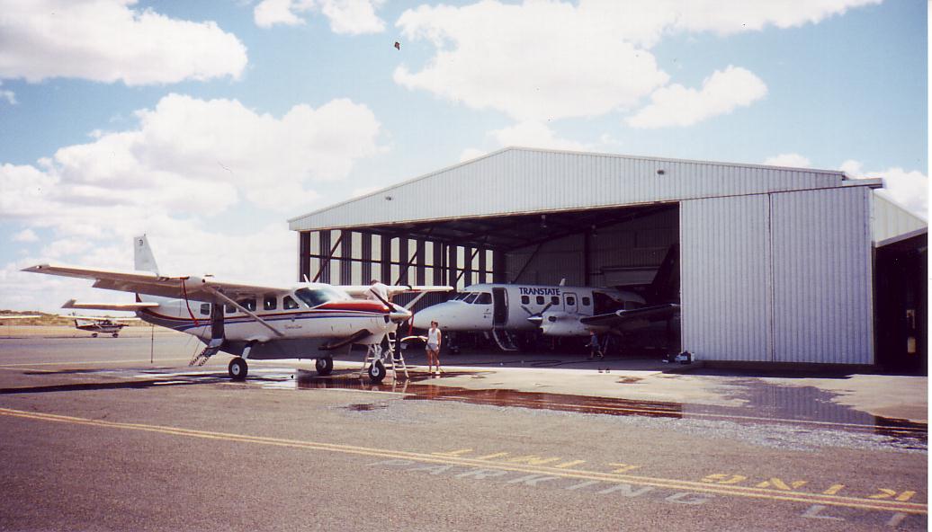 Cessna 208 & EMB 110 Bandeirante.jpg
